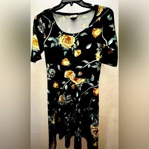 LulaRoe dress in L. Great condition.